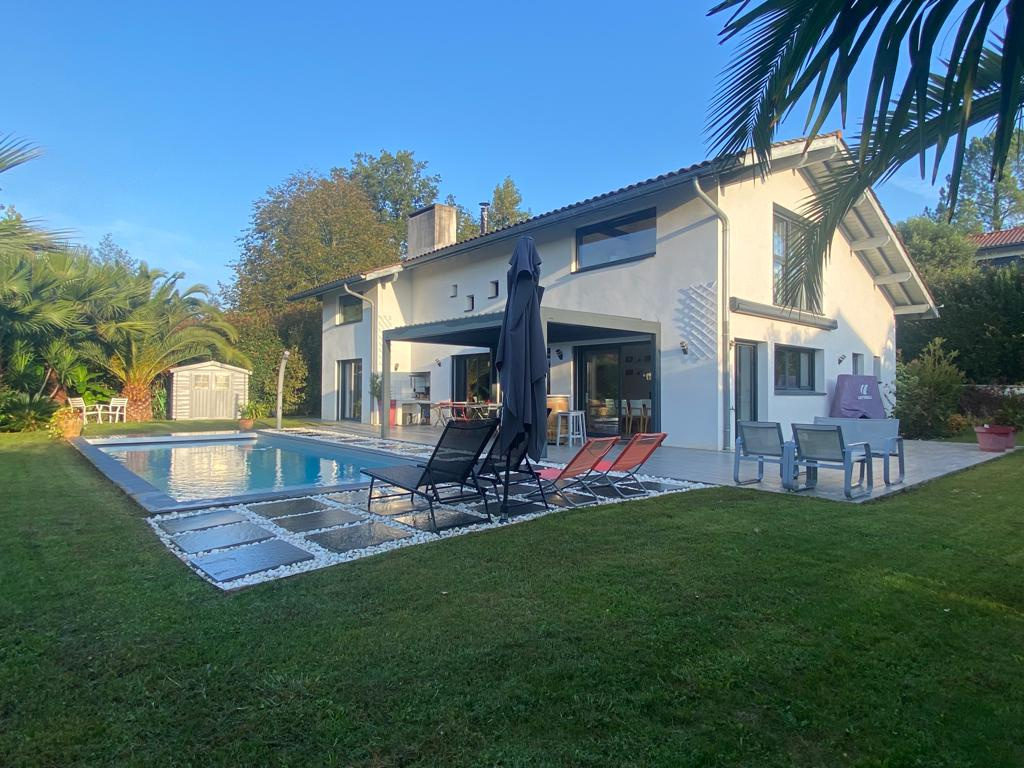 vente maison à BASSUSSARRY - 1 330 000