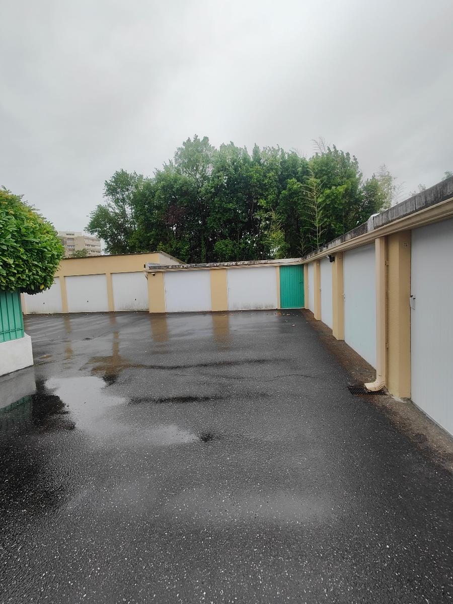 location parking à MERIGNAC - 110 / mois