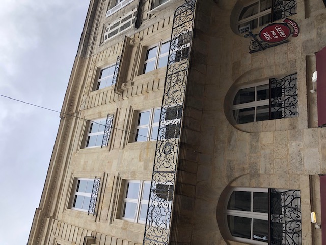 location appartement à BORDEAUX - 2 085 C.C. / mois