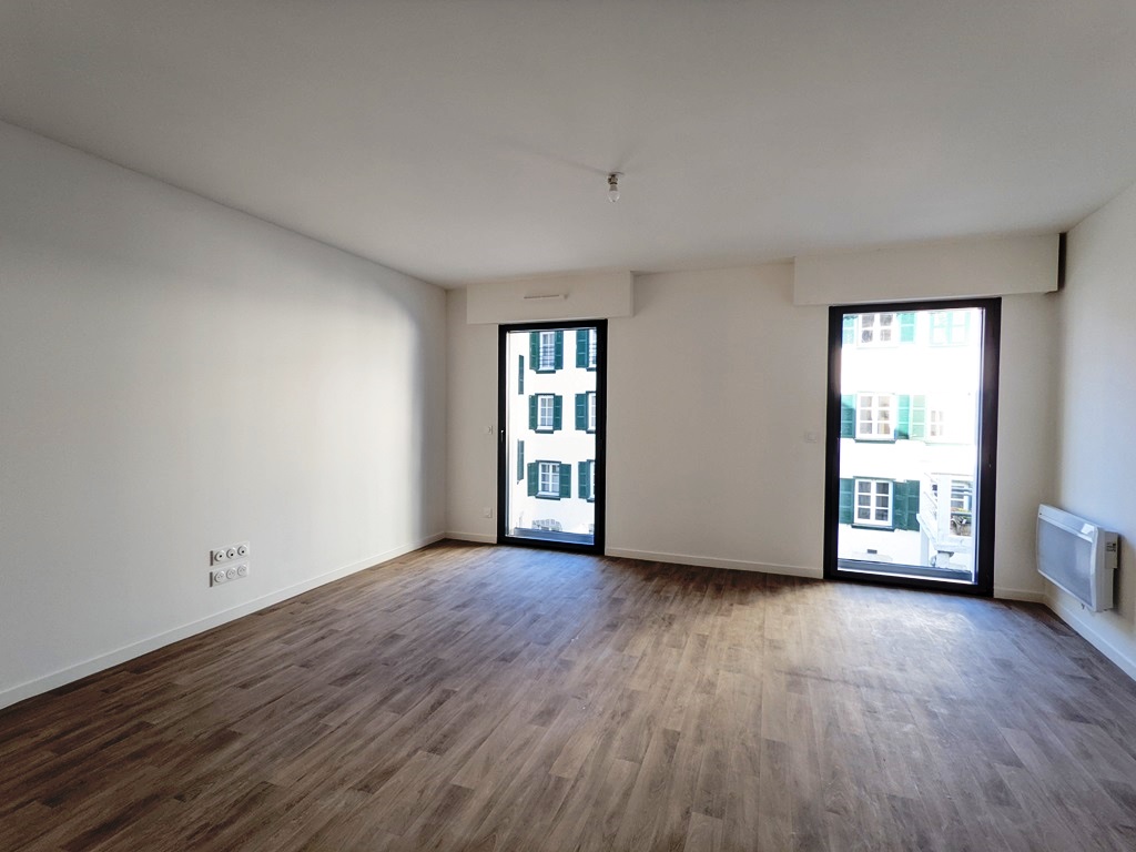 location appartement à BAYONNE - 750 C.C. / mois